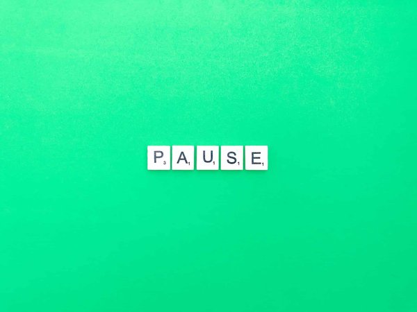 Quelles sont les meilleures pratiques pour intégrer des pauses actives dans une journée de télétravail ?