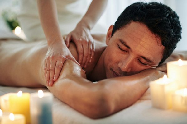 Massage naturiste paris 17 : découvrez la suite pour une détente totale